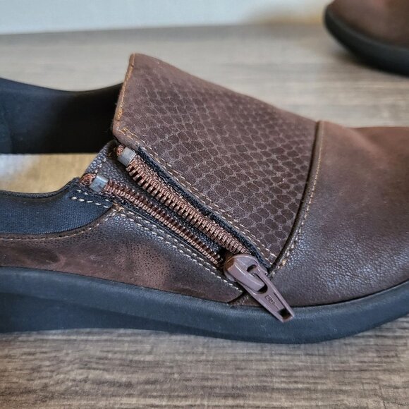 Clarks Cloudsteppers Sillian 2.0 Day Loafer Shoe Side Zip Brown Size Women's 5.5 - Picture 7 of 10